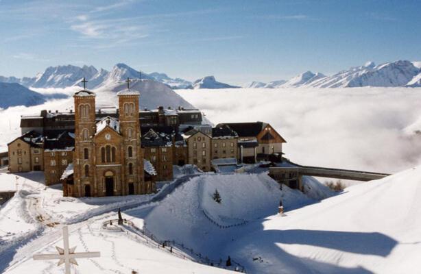 Au Coin Du Chemin Hotel Шамбери Екстериор снимка