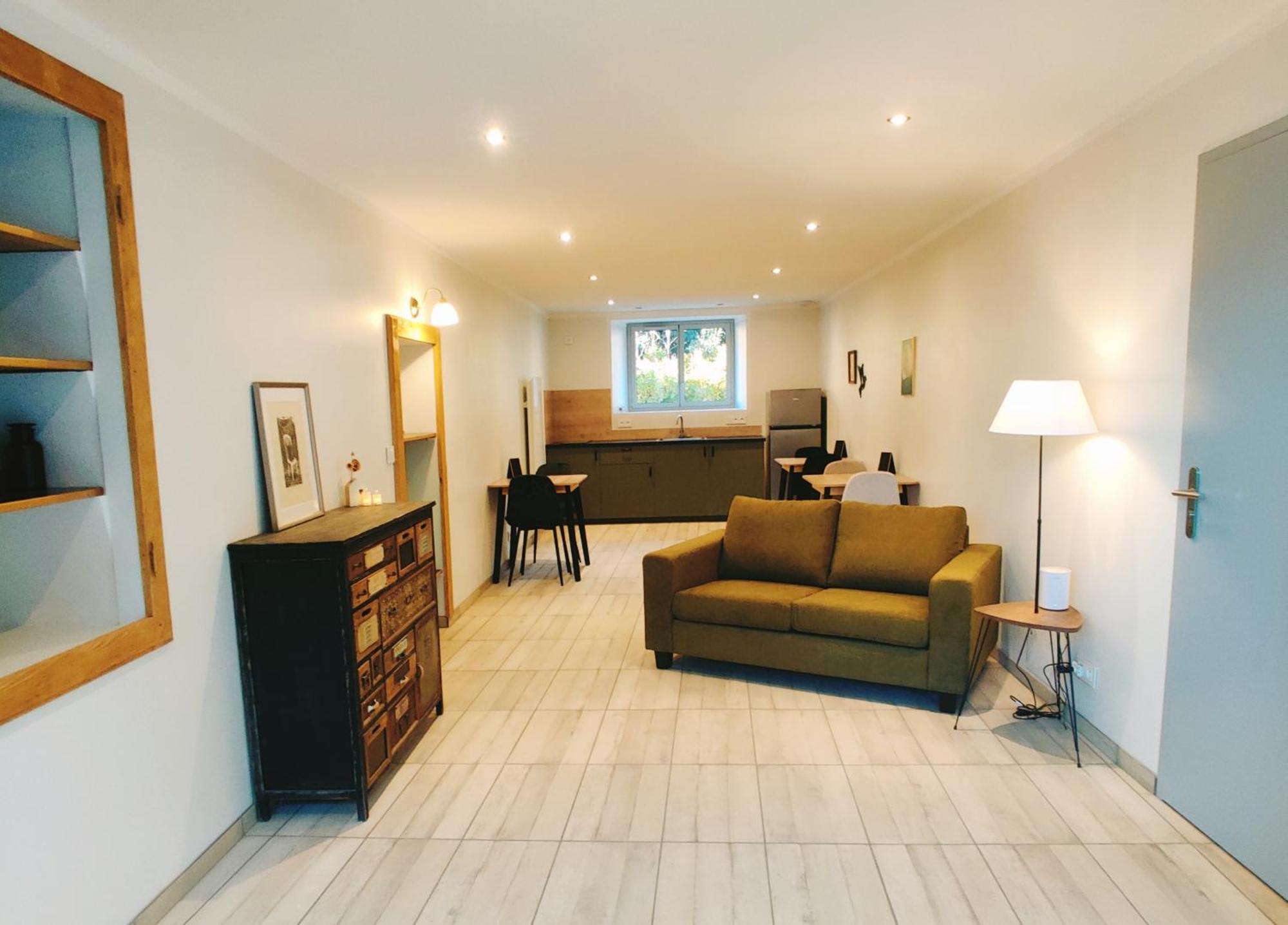 Au Coin Du Chemin Hotel Шамбери Екстериор снимка
