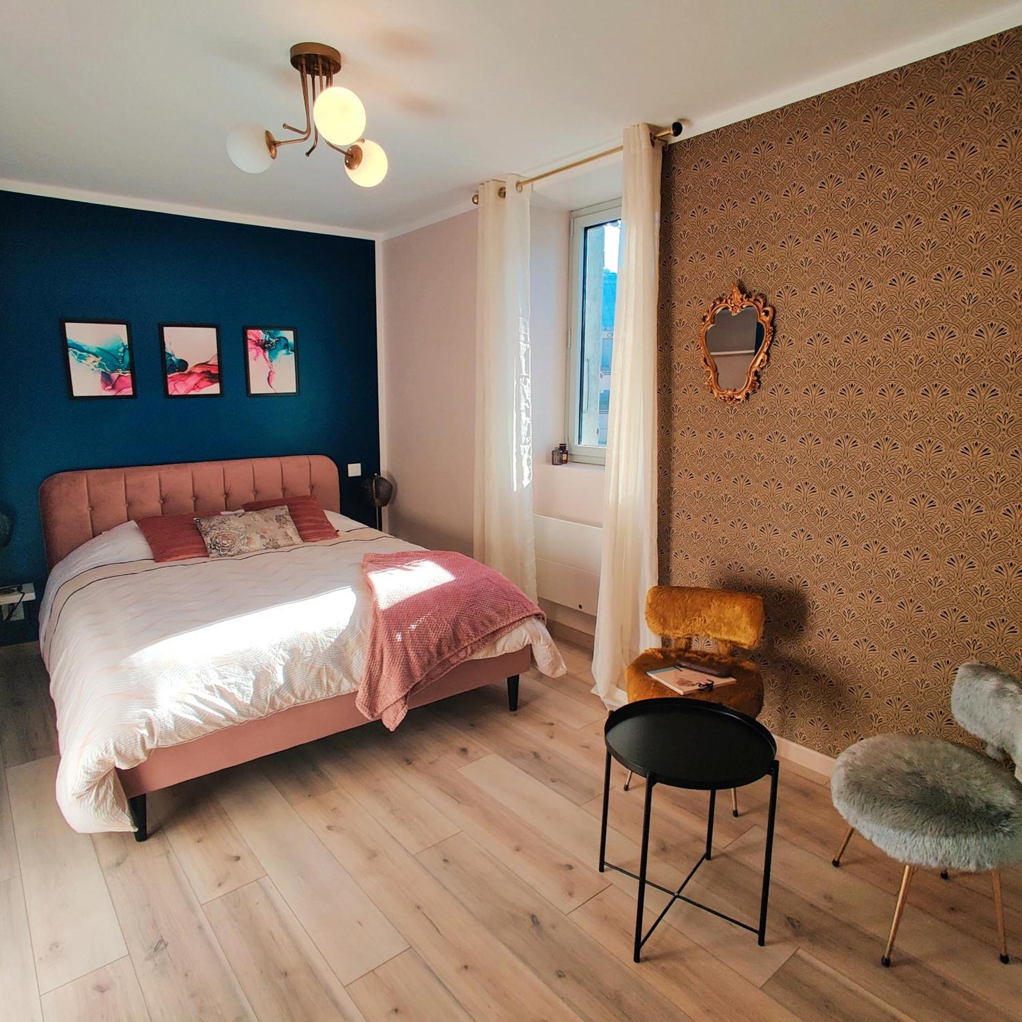 Au Coin Du Chemin Hotel Шамбери Стая снимка